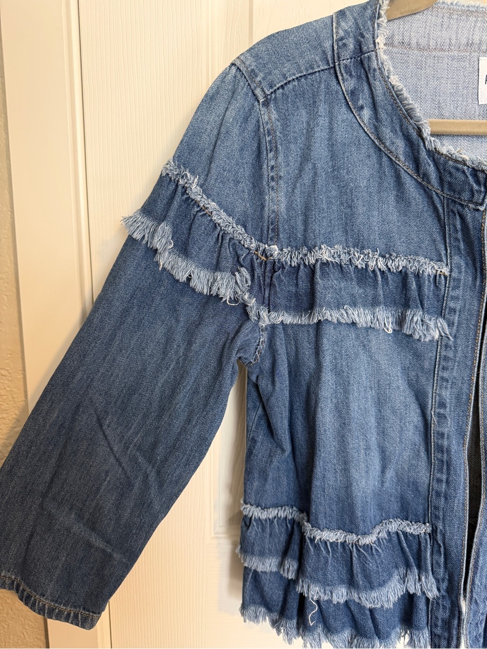 Kensie Jean Frayed Ruffle Denim Jacket Boho Western Layering Piece Size L - Picture 3 of 9